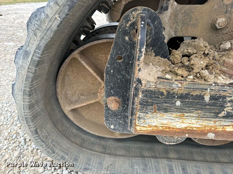 image for item DV1866 2015 Genie S-60TRAX boom lift