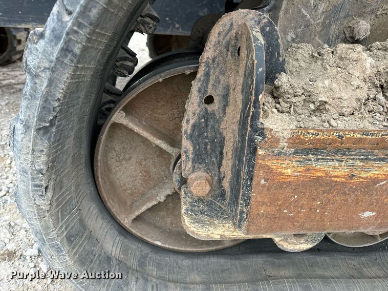 image for item DV1866 2015 Genie S-60TRAX boom lift