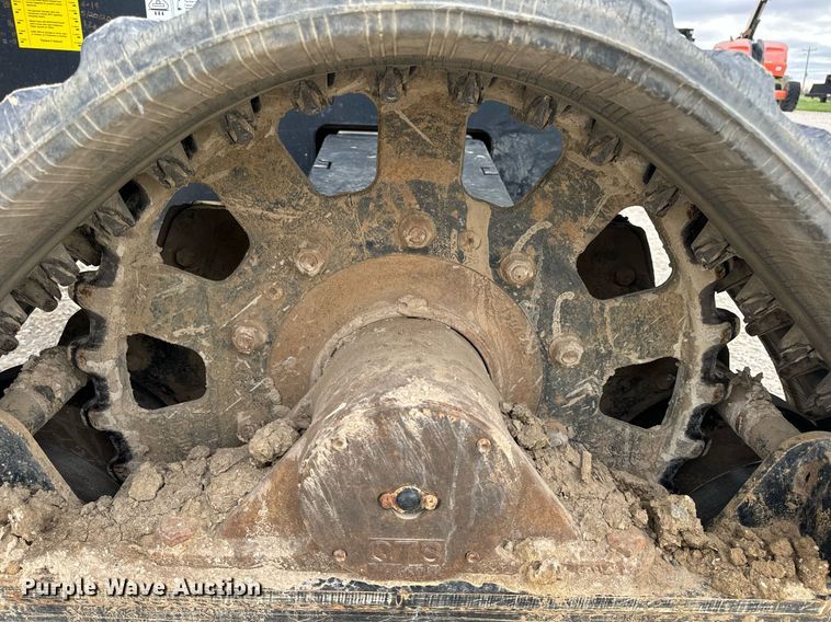 image for item DV1866 2015 Genie S-60TRAX boom lift