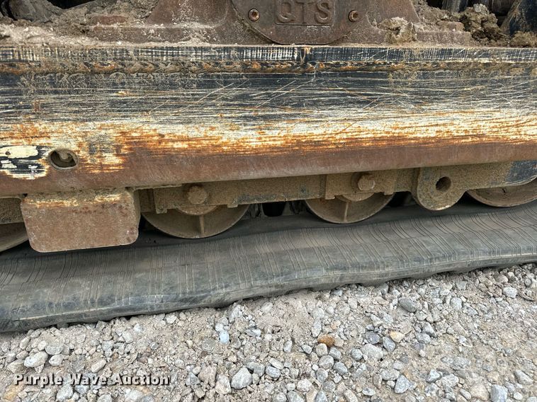 image for item DV1866 2015 Genie S-60TRAX boom lift