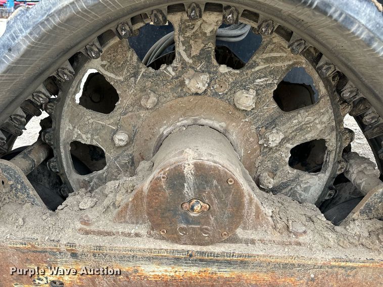 image for item DV1866 2015 Genie S-60TRAX boom lift