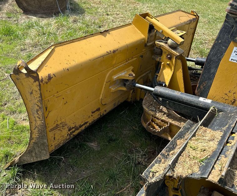 image for item DV1869 2016 Caterpillar D5K2 LGP dozer