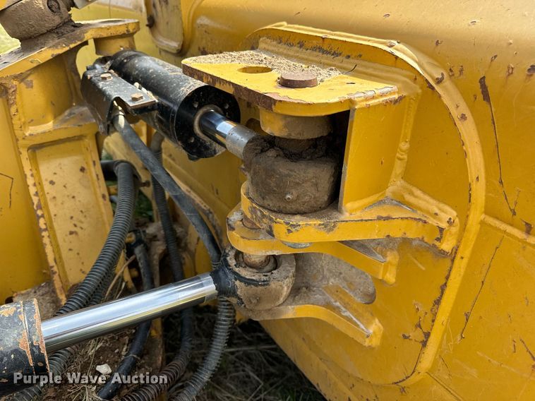 image for item DV1869 2016 Caterpillar D5K2 LGP dozer