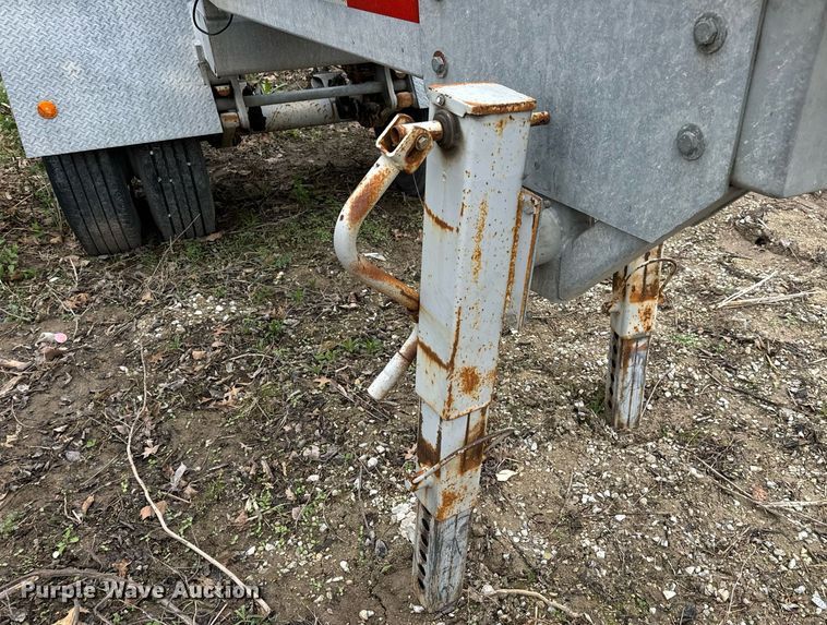 image for item DV1872 2002 Sauber MFG. Co. 4500 pole trailer