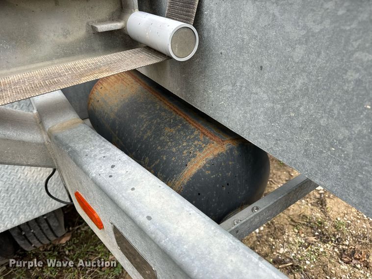 image for item DV1872 2002 Sauber MFG. Co. 4500 pole trailer