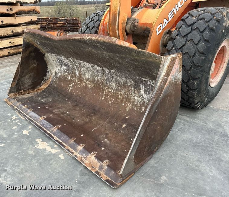 image for item DV1873 2005 Daewoo Mega 300V wheel loader