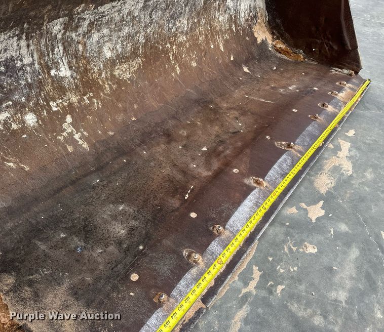 image for item DV1873 2005 Daewoo Mega 300V wheel loader