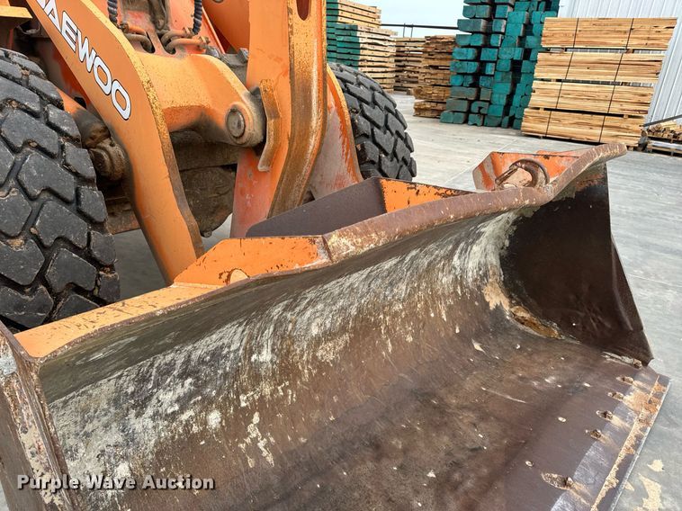 image for item DV1873 2005 Daewoo Mega 300V wheel loader