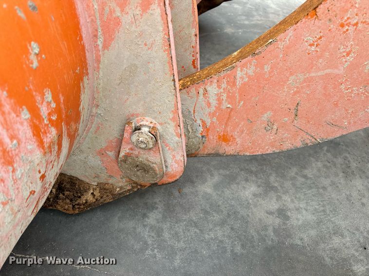 image for item DV1873 2005 Daewoo Mega 300V wheel loader