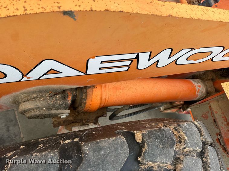 image for item DV1873 2005 Daewoo Mega 300V wheel loader