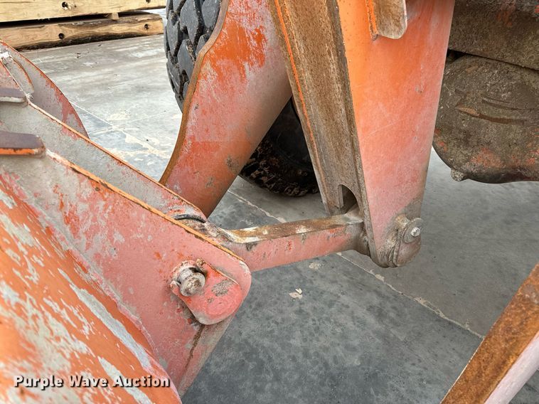 image for item DV1873 2005 Daewoo Mega 300V wheel loader