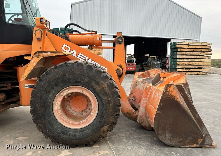 image for item DV1873 2005 Daewoo Mega 300V wheel loader