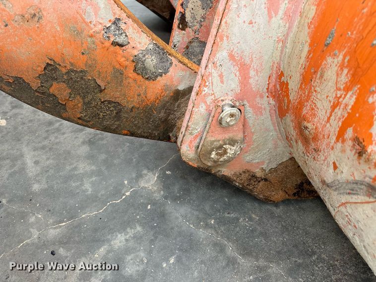 image for item DV1873 2005 Daewoo Mega 300V wheel loader