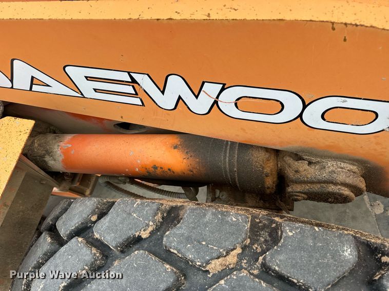 image for item DV1873 2005 Daewoo Mega 300V wheel loader