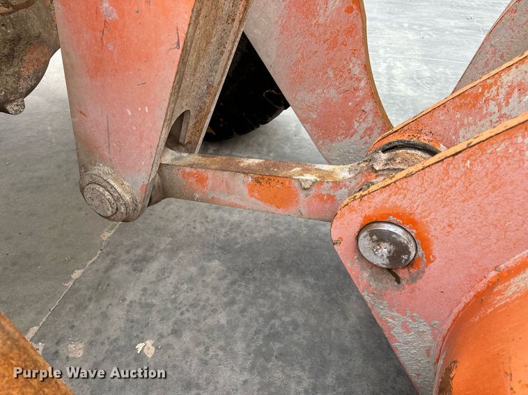 image for item DV1873 2005 Daewoo Mega 300V wheel loader