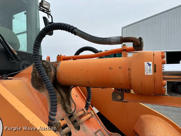 image for item DV1873 2005 Daewoo Mega 300V wheel loader