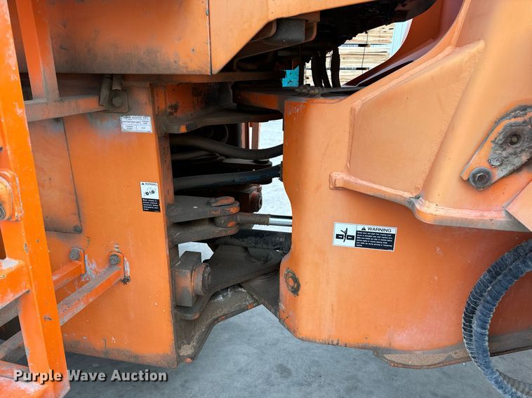image for item DV1873 2005 Daewoo Mega 300V wheel loader