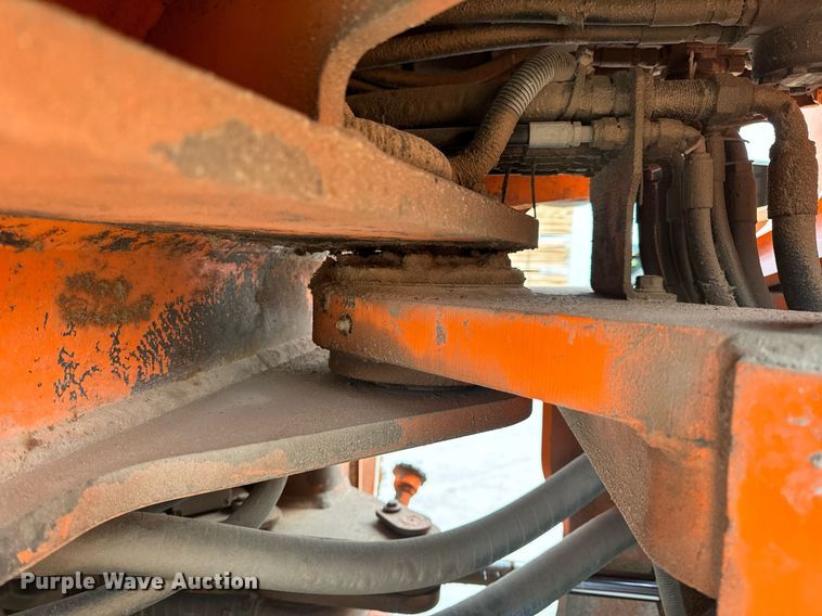 image for item DV1873 2005 Daewoo Mega 300V wheel loader