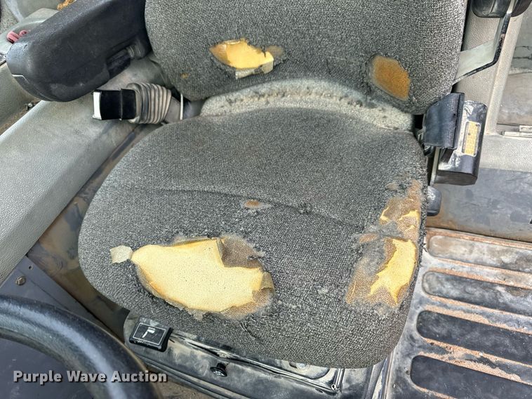 image for item DV1873 2005 Daewoo Mega 300V wheel loader