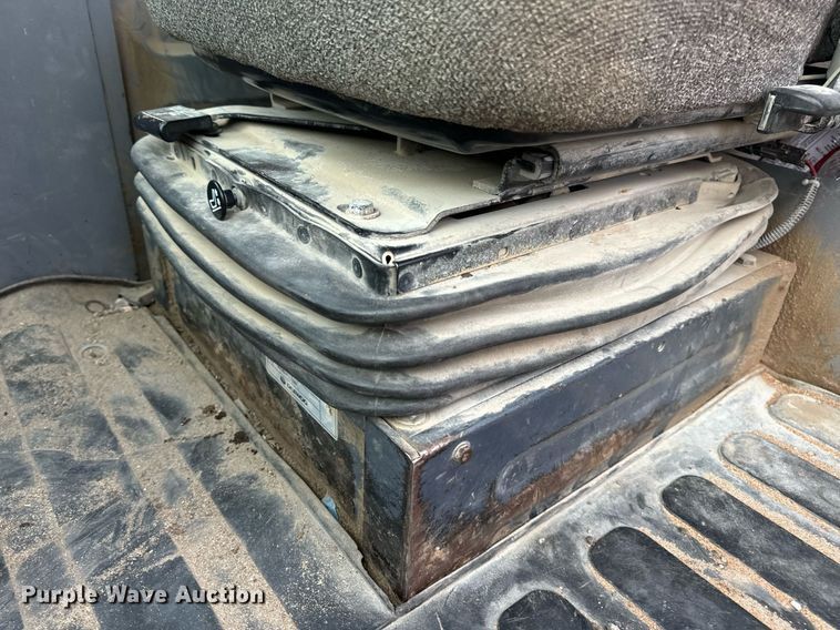 image for item DV1873 2005 Daewoo Mega 300V wheel loader