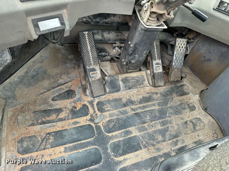 image for item DV1873 2005 Daewoo Mega 300V wheel loader