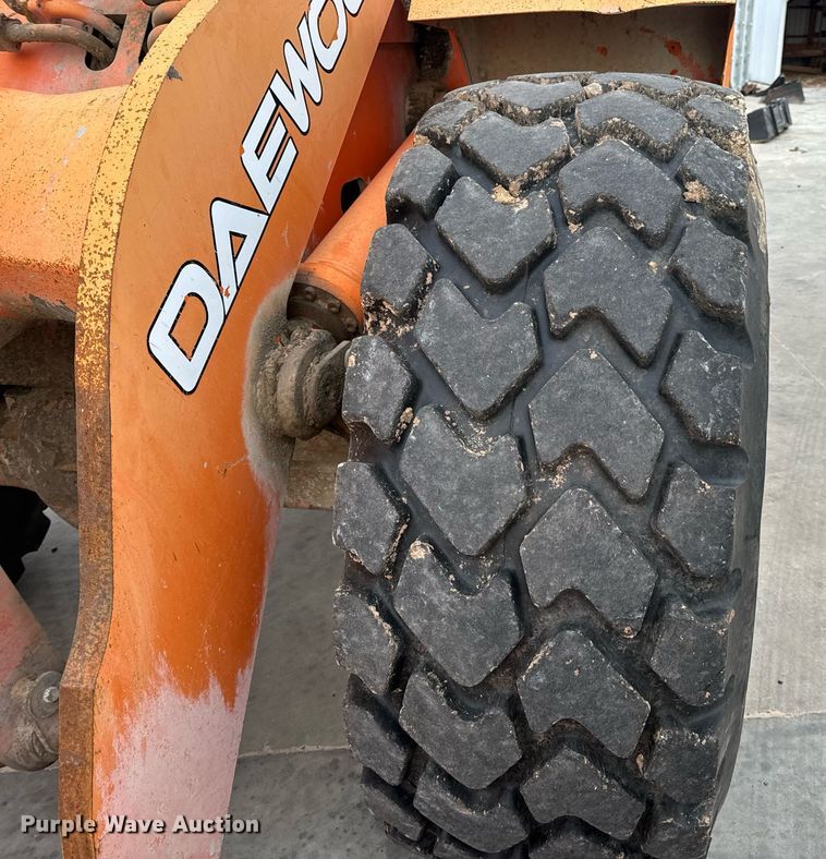 image for item DV1873 2005 Daewoo Mega 300V wheel loader