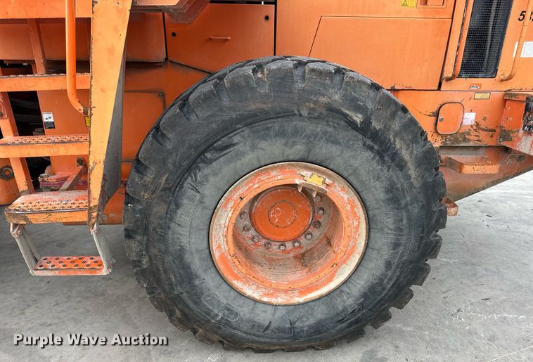 image for item DV1873 2005 Daewoo Mega 300V wheel loader