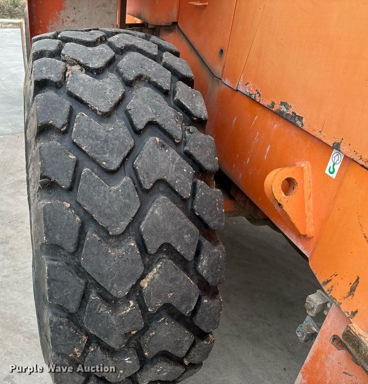 image for item DV1873 2005 Daewoo Mega 300V wheel loader