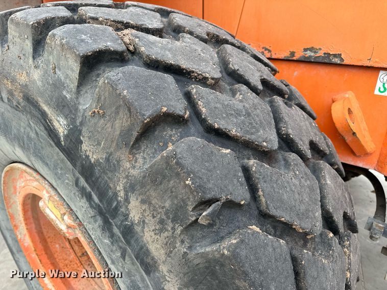 image for item DV1873 2005 Daewoo Mega 300V wheel loader