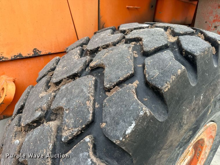 image for item DV1873 2005 Daewoo Mega 300V wheel loader