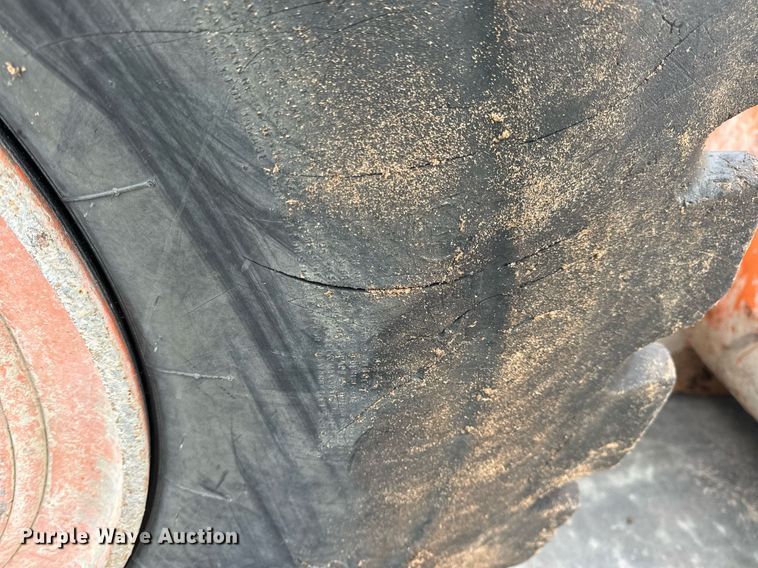 image for item DV1873 2005 Daewoo Mega 300V wheel loader