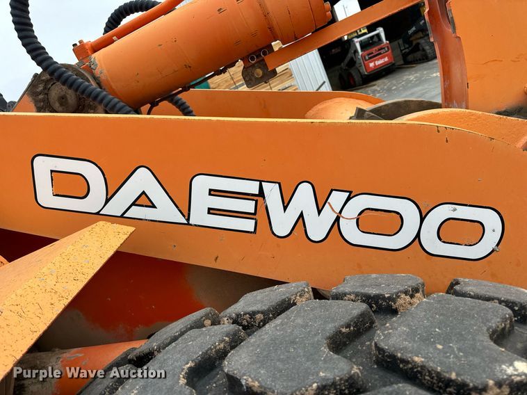 image for item DV1873 2005 Daewoo Mega 300V wheel loader