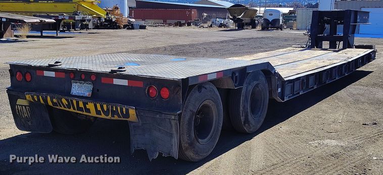 image for item DV6706 1982 Eager Beaver lowboy equipment trailer