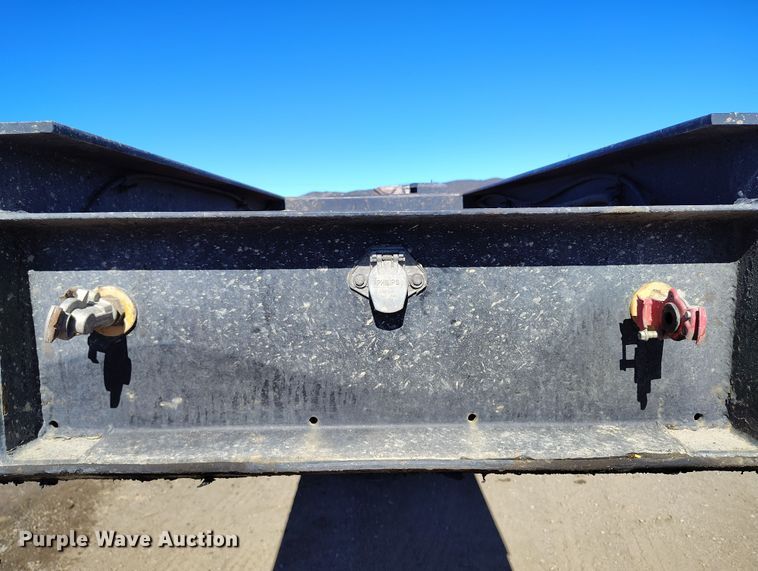 image for item DV6706 1982 Eager Beaver lowboy equipment trailer