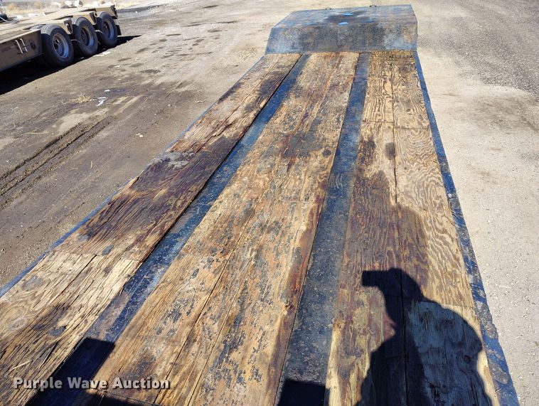 image for item DV6706 1982 Eager Beaver lowboy equipment trailer