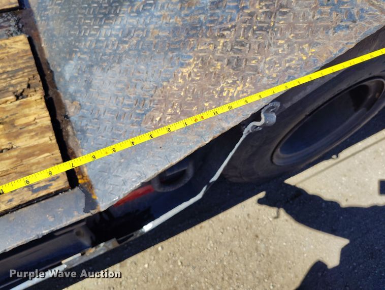 image for item DV6706 1982 Eager Beaver lowboy equipment trailer