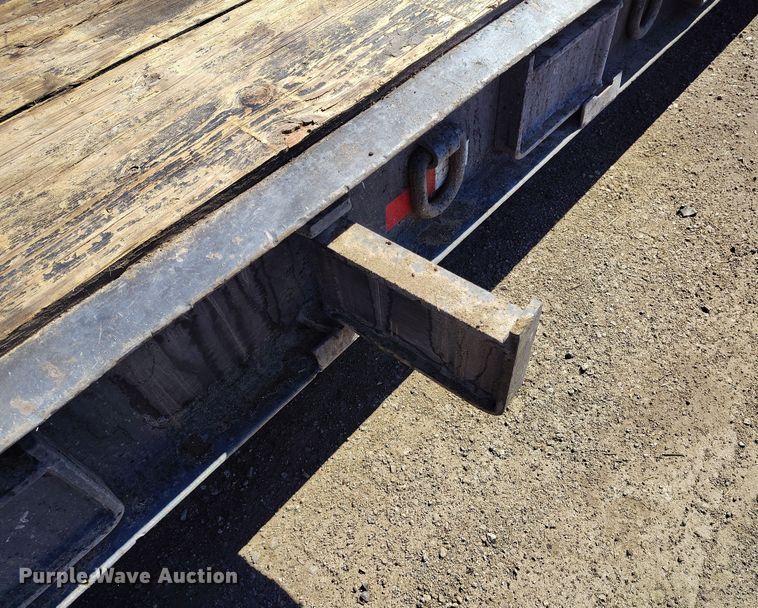 image for item DV6706 1982 Eager Beaver lowboy equipment trailer