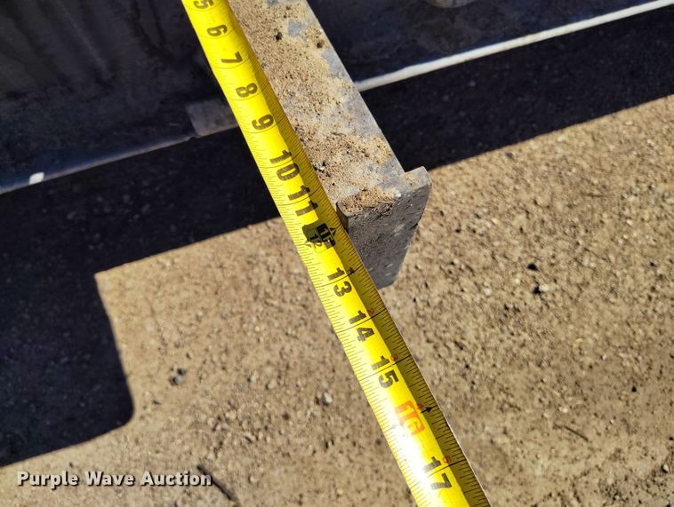 image for item DV6706 1982 Eager Beaver lowboy equipment trailer