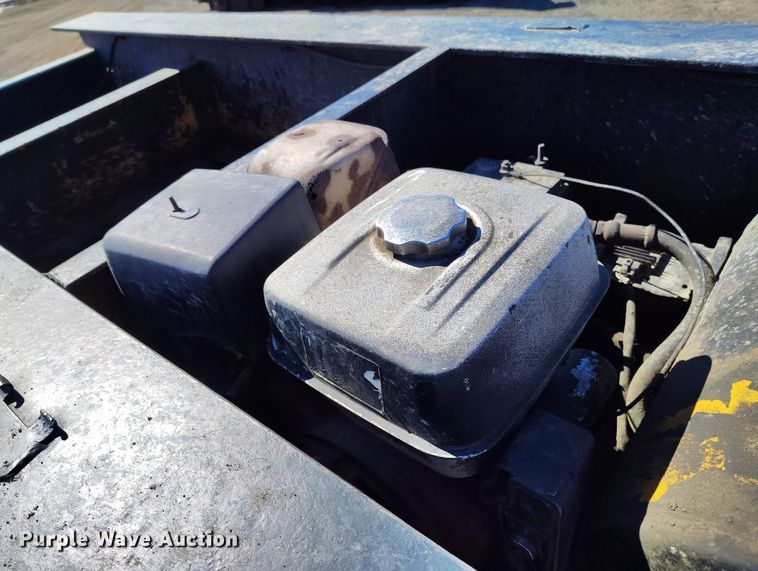 image for item DV6706 1982 Eager Beaver lowboy equipment trailer