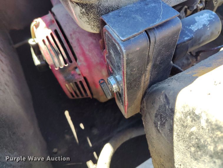 image for item DV6706 1982 Eager Beaver lowboy equipment trailer