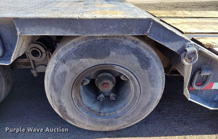 image for item DV6706 1982 Eager Beaver lowboy equipment trailer