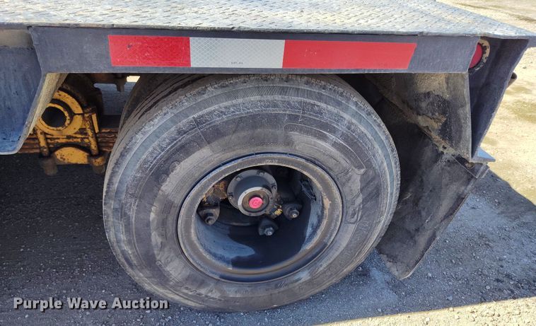 image for item DV6706 1982 Eager Beaver lowboy equipment trailer