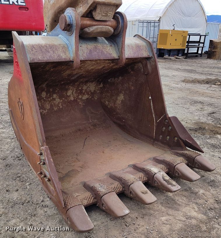 image for item DV6729 2018 John Deere 470G LC excavator