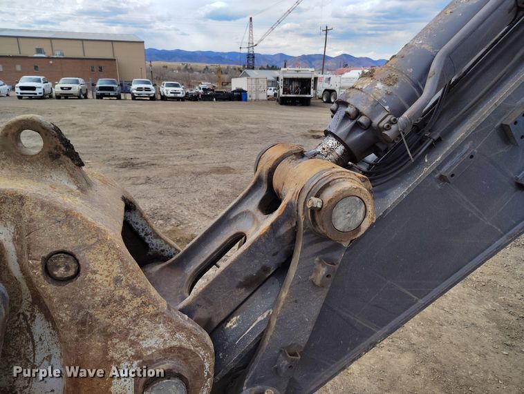 image for item DV6729 2018 John Deere 470G LC excavator