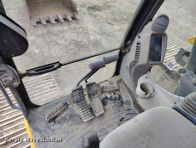 image for item DV6729 2018 John Deere 470G LC excavator