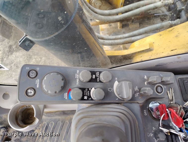 image for item DV6729 2018 John Deere 470G LC excavator