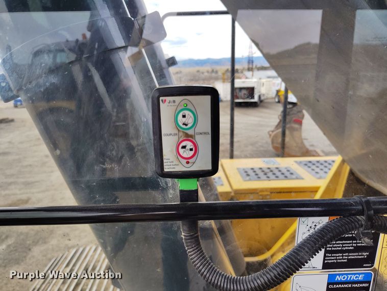 image for item DV6729 2018 John Deere 470G LC excavator