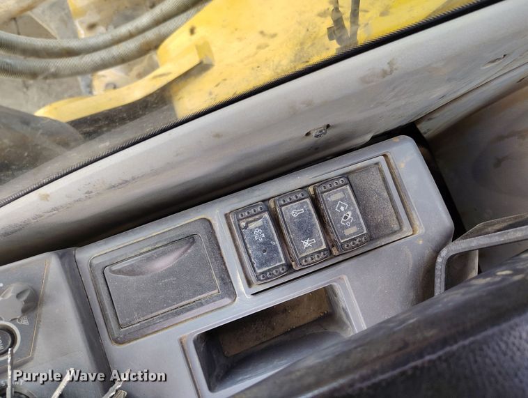 image for item DV6729 2018 John Deere 470G LC excavator