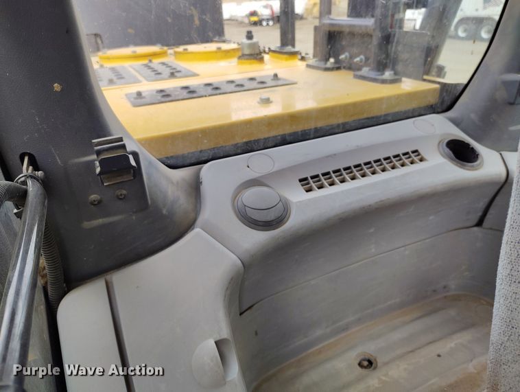 image for item DV6729 2018 John Deere 470G LC excavator