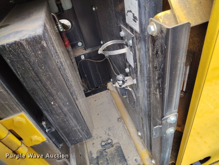 image for item DV6729 2018 John Deere 470G LC excavator